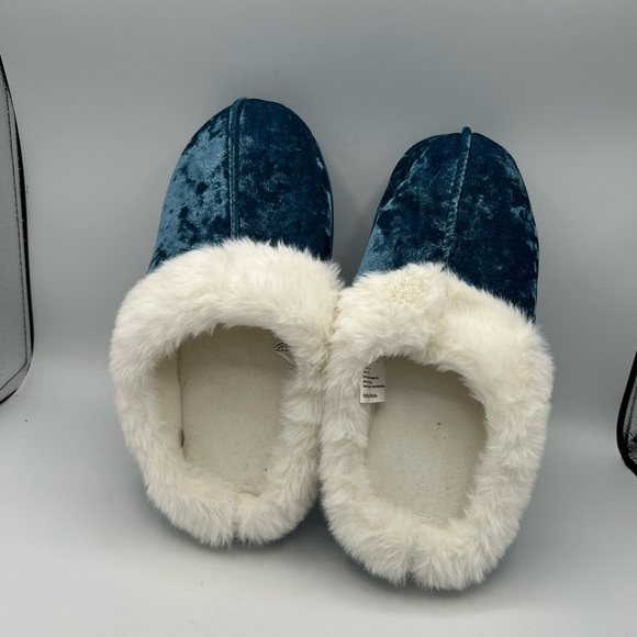Every Sunday Shoes - Cozy Blue Velvet Women's Slippers